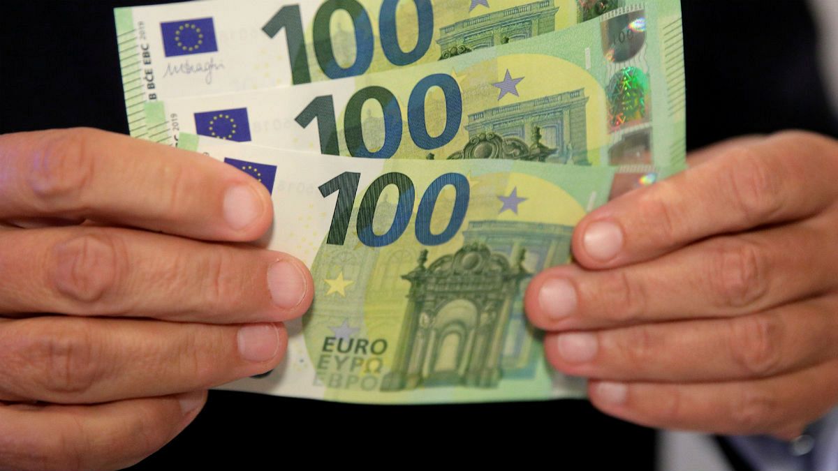 ممنوعیت معامله ارز خارج از صرافی‌ها؛ روند صعودی نرخ‌ یورو