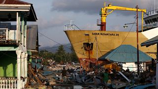 Ινδονησία: Αναζητούν επιζώντες έξι ημέρες μετά την καταστροφή