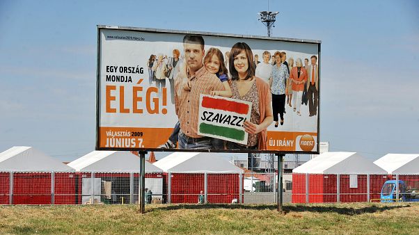 A Fidesz választási óriásplakátja Budapesten 2009-ben A Fidesz választási óriásplakátja Budapesten 2009-ben