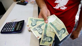 بررسی قدرت خرید ۱۳ ساله دلار؛ سفره خانوار ایرانی چقدر آب رفته است؟