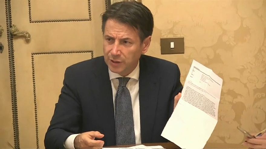 Itália revê metas do défice a três anos Itália revê metas do défice a três anos