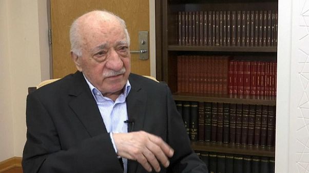 Pensilvanya'da Gülen'in kaldığı yerleşkeden silahlı kişiye uyarı ateşi Pensilvanya'da Gülen'in kaldığı yerleşkeden silahlı kişiye uyarı ateşi