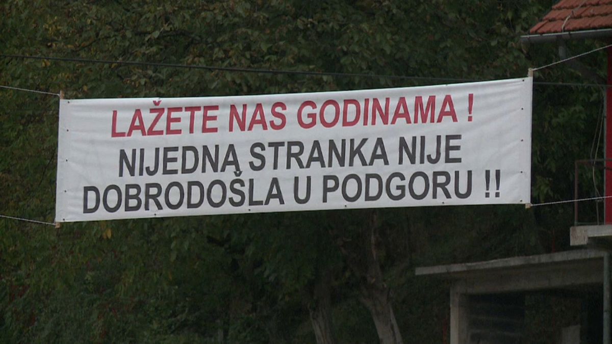سكان قرية بوسنية يقاطعون السياسيين: كفاكم كذباً