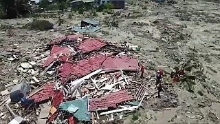 زلزال إندونيسيا: سوء أجهزة الانذار المبكر يتسبب بسقوط آلاف الضحايا