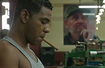 "Lectores de tabaquería", una profesión en Cuba