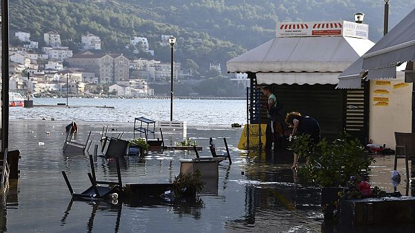 Sisam Adası'nda deprem manzarası Sisam Adası'nda deprem manzarası