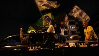 استطلاعات الرأي تتوقع فوز مرشح اليمين المتطرف بالرئاسيات البرازيلية 