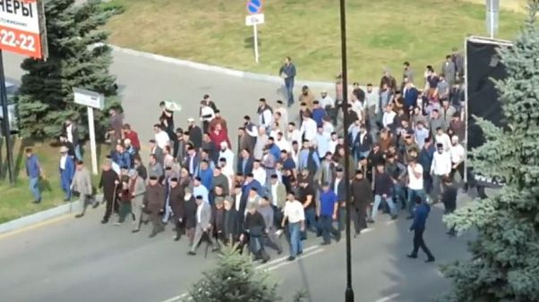 Çeçenistan'la İnguşya arasındaki toprak takası halkı ayaklandırdı Çeçenistan'la İnguşya arasındaki toprak takası halkı ayaklandırdı