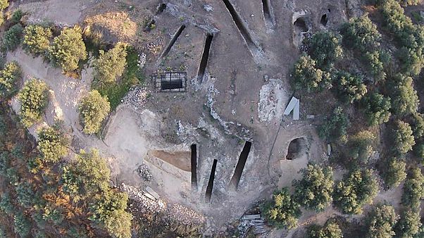 Ανακαλύφθηκε ασύλητος θαλαμοειδής τάφος σε μυκηναϊκό νεκροταφείο Ανακαλύφθηκε ασύλητος θαλαμοειδής τάφος σε μυκηναϊκό νεκροταφείο