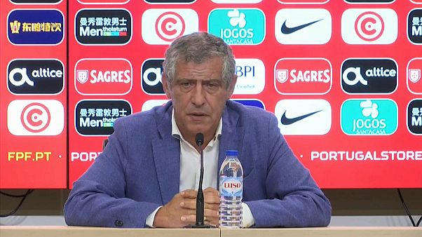 Cristiano Ronaldo volta a ficar de fora da seleção Cristiano Ronaldo volta a ficar de fora da seleção