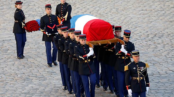 Canlı - Fransa Charles Aznavour'a veda ediyor Canlı - Fransa Charles Aznavour'a veda ediyor