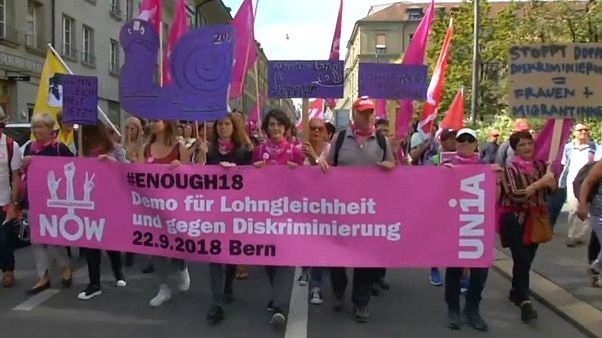 Le donne lavorano di più per guadagnare meno degli uomini Le donne lavorano di più per guadagnare meno degli uomini