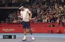 Nishikori se mete en semifinales del torneo de Tokio tras vencer a Tsitsipas