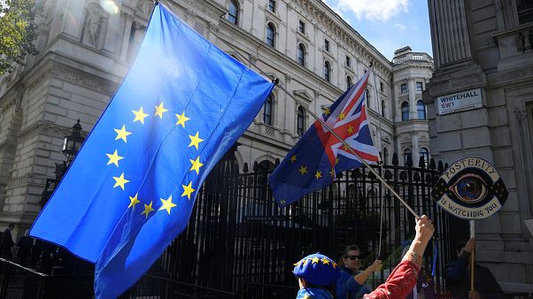 'AB ile İngiltere, Brexit sürecinde anlaşmaya çok yakın' 'AB ile İngiltere, Brexit sürecinde anlaşmaya çok yakın'
