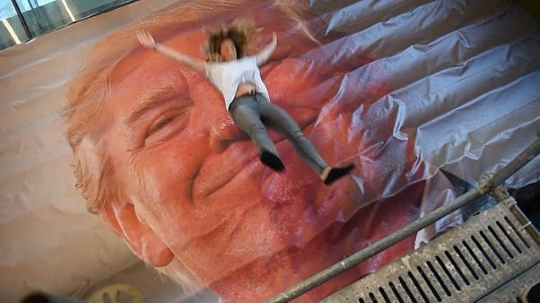 Saltar sobre una imagen de Trump y muchos más... 'No Comment' Saltar sobre una imagen de Trump y muchos más... 'No Comment'