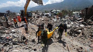 Ajuda humanitária chega à Indonésia