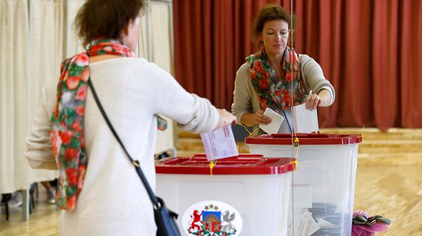 Στις κάλπες οι Λετονοί για την ανάδειξη της νέας Βουλής Στις κάλπες οι Λετονοί για την ανάδειξη της νέας Βουλής
