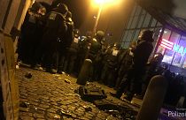 Flaschenwürfe und Pfefferspray in Apolda: Neonazis verletzen 8 Polizisten