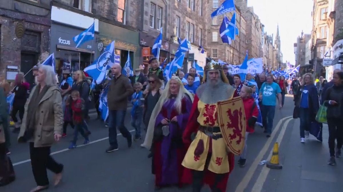 شاهد: مسيرة مؤيدة لانفصال اسكتلندا في إدنبرة
