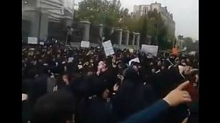 تصویب الحاق ایران به «سی اف تی»؛ تجمع مخالفان در برابر مجلس