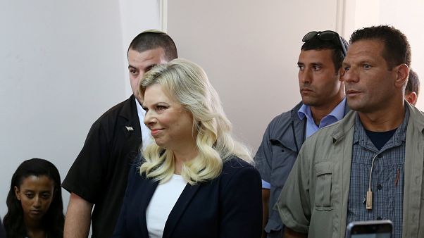 Benjamin Netanyahu'nun eşi 'dolandırıcılık' iddiasıyla hakim karşısında Benjamin Netanyahu'nun eşi 'dolandırıcılık' iddiasıyla hakim karşısında