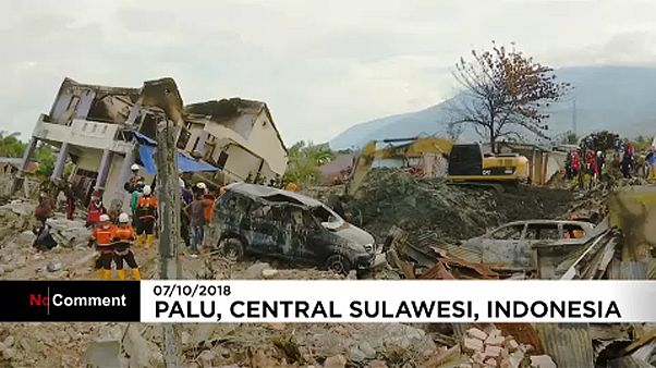 Indonésie : un nouveau bilan fait état de près de 2 000 morts Indonésie : un nouveau bilan fait état de près de 2 000 morts