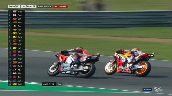 Marquez all'ultima curva: battuto Dovizioso in Thailandia Marquez all'ultima curva: battuto Dovizioso in Thailandia