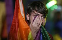 Romenos chumbam referendo que proibia casamento homossexual