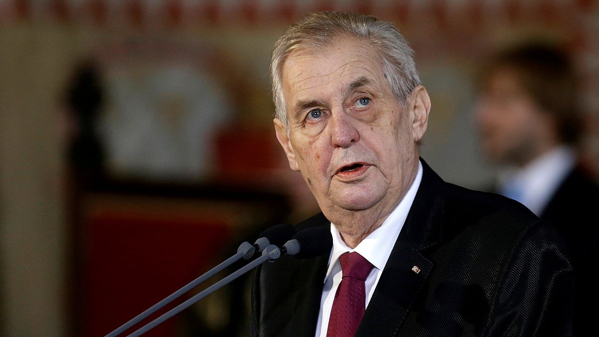 Az újságírók kontójára sütött el rossz viccet a cseh elnök