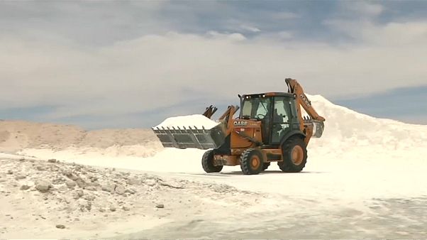 Nachschub fürs Handy: Deutsche bauen Lithium in Bolivien ab Nachschub fürs Handy: Deutsche bauen Lithium in Bolivien ab