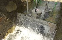 Gerador hidroelétrico japonês muda vida de uma aldeia nepalesa