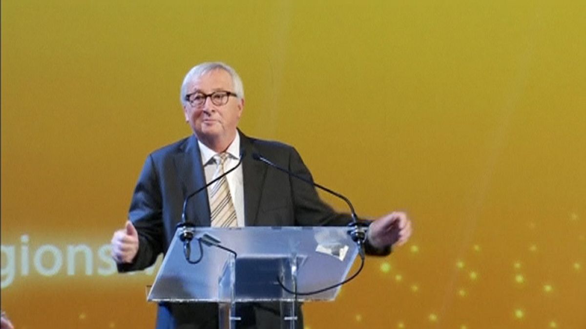 Watch: Is Juncker imitating Theresa May's ABBA dance moves?