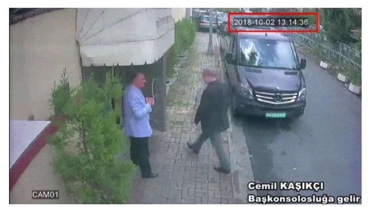 شاهد: صورة مسربة لجمال خاشقجي خلال دخوله إلى القنصلية السعودية في إسطنبول