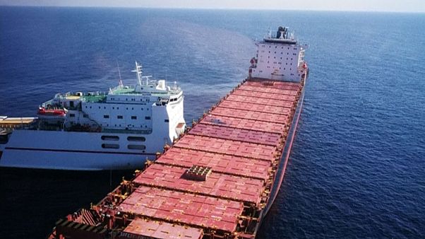 Akdeniz'deki gemi kazası sonrası oluşan petrol sızıntısı endişe veriyor Akdeniz'deki gemi kazası sonrası oluşan petrol sızıntısı endişe veriyor
