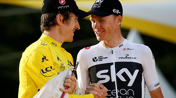 Son Fransa Bisiklet Turu şampiyonu Greaint Thomas kupasını çaldırdı Son Fransa Bisiklet Turu şampiyonu Greaint Thomas kupasını çaldırdı