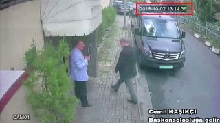 Khashoggi enters the consulate