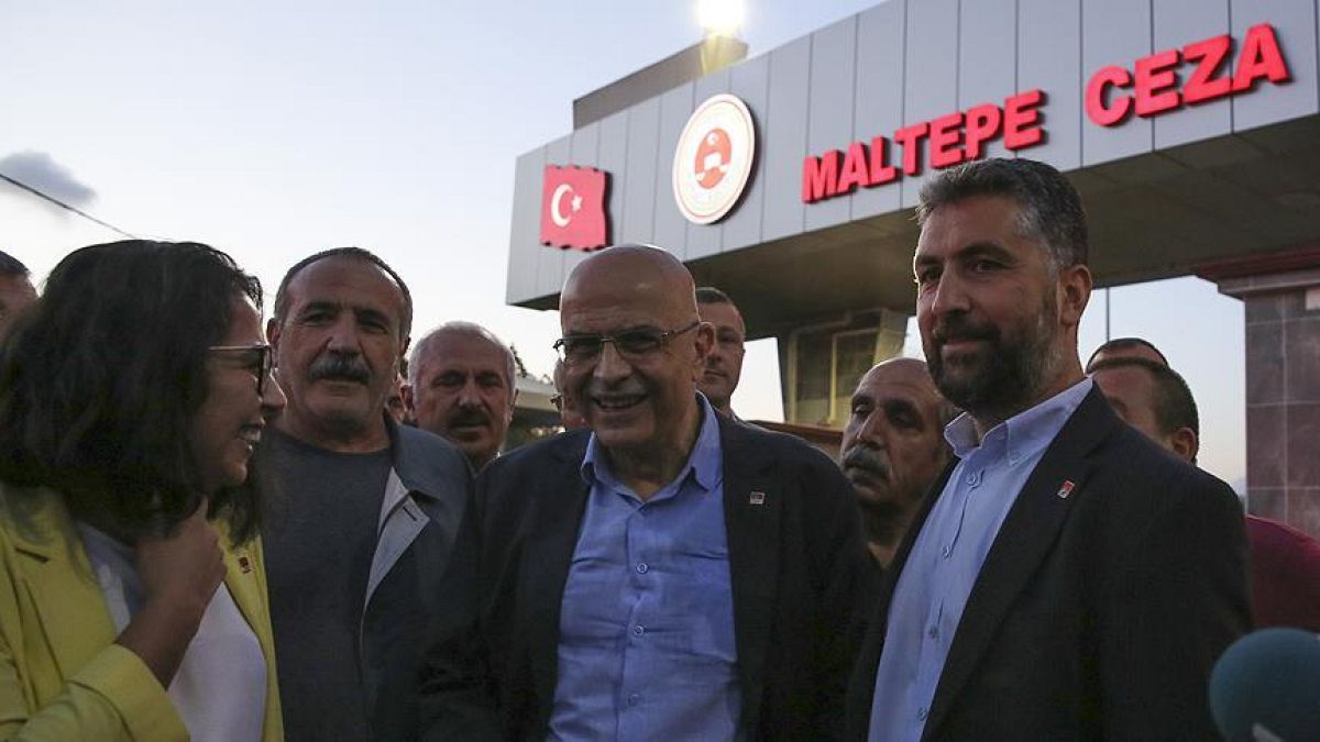 CHP milletvekili Berberoğlu’nun yurt dışına çıkış yasağına devam kararı