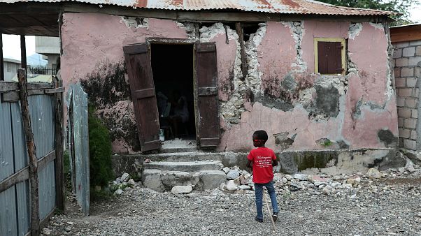 Pasifik Ateş Çemberi'ndeki Endonezya'da 6,4 büyüklüğünde deprem: En az 3 ölü Pasifik Ateş Çemberi'ndeki Endonezya'da 6,4 büyüklüğünde deprem: En az 3 ölü