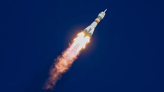 Los astronautas a salvo después del aterrizaje de emergencia de la nave rusa Soyuz