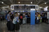 Χιλιάδες συλλήψεις σε ελληνικά αεροδρόμια για πλαστά έγγραφα