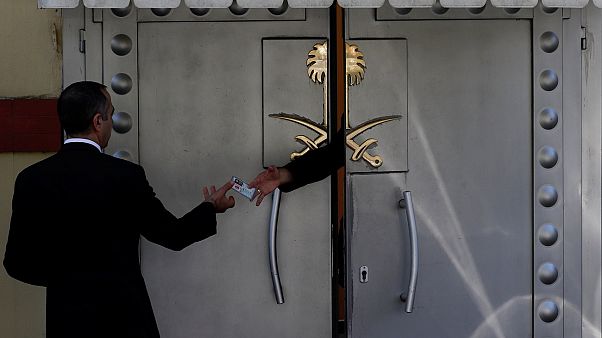 لماذا أبقى ترامب بوابة بيع الأسلحة للسعودية مفتوحاً رغم اختفاء خاشقجي؟ لماذا أبقى ترامب بوابة بيع الأسلحة للسعودية مفتوحاً رغم اختفاء خاشقجي؟