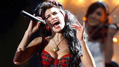 Amy Winehouse regressa... em holograma