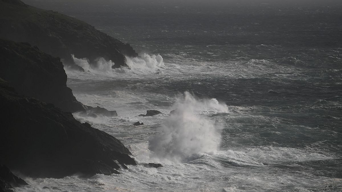 British Isles brace for Storm Callum as powerful gusts hit Ireland 