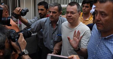 Turchia Rilasciato Il Pastore Americano Andrew Brunson Euronews