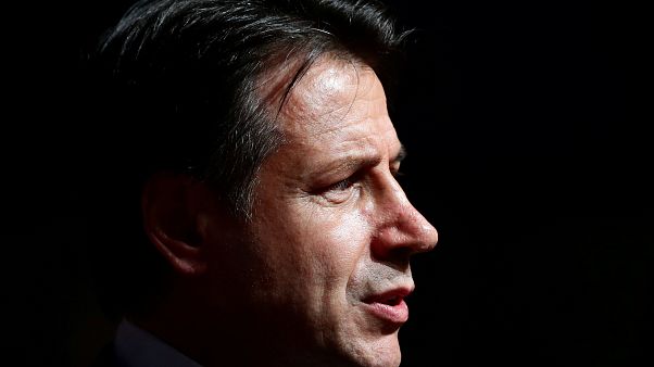 Candidato a primeiro ministro da Itália é acusado de mentir em currículo Candidato a primeiro ministro da Itália é acusado de mentir em currículo