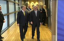 Jean-Claude Juncker vs Viktor Orban: "o rispetta il PPE oppure è fuori"
