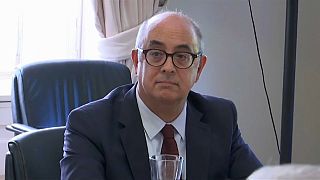 Ministro da Defesa português, Azeredo Lopes, demite-se
