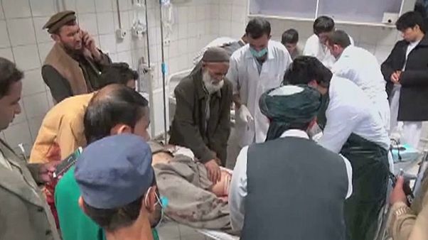 Afghanistan: attentato a raduno elettorale Afghanistan: attentato a raduno elettorale