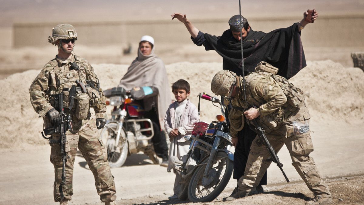 غارة أمريكية تقتل 20 مدنيا على الأقل شرق أفغانستان منهم 12 طفلا وثمانية نساء