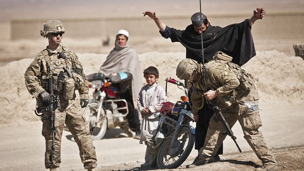 غارة أمريكية تقتل 20 مدنيا على الأقل شرق أفغانستان منهم 12 طفلا وثمانية نساء غارة أمريكية تقتل 20 مدنيا على الأقل شرق أفغانستان منهم 12 طفلا وثمانية نساء